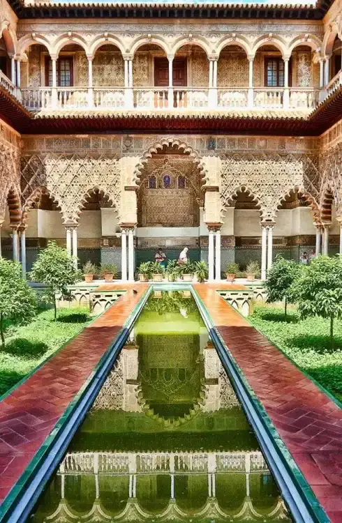 Hoofdingang van het Real Alcazar in Sevilla