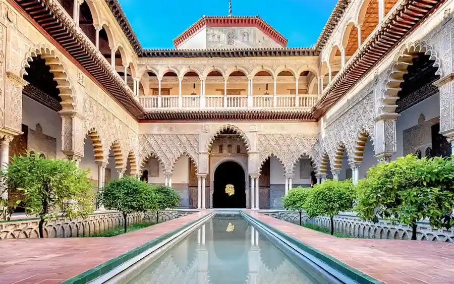 Real Alcázar courtyard
